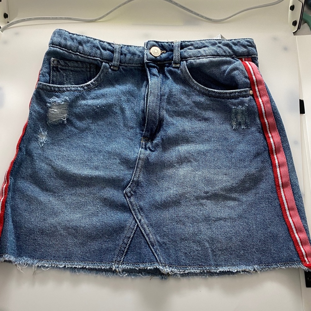 Zara Jean skirt with pink side stripe